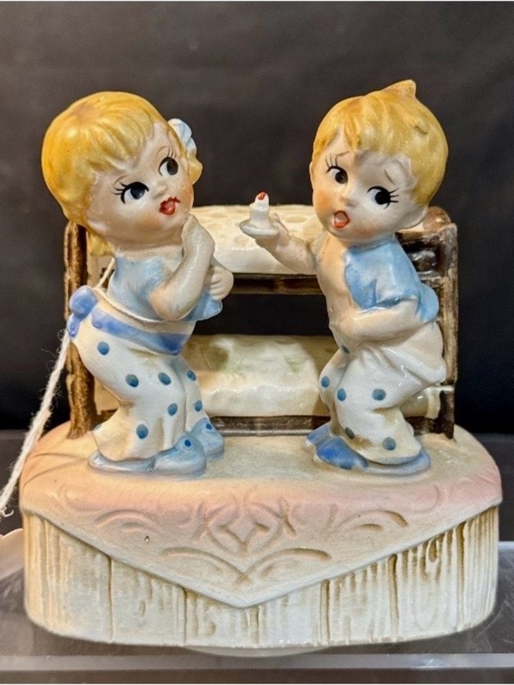 5 Musical figurines from 1980s
Collectors!!!!